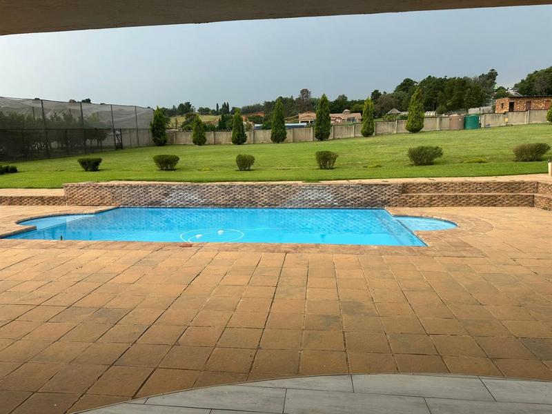 5 Bedroom Property for Sale in Golf View North West